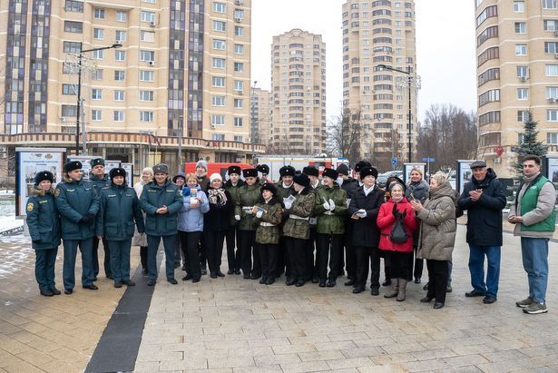 В Зеленограде открыли фотовыставку, посвященную 35-летию МЧС России