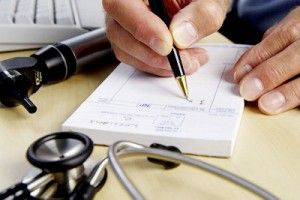 Получателей справок в поликлиниках построят в отдельную очередь