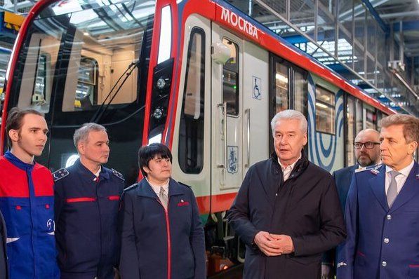 Собянин: Москва продолжит масштабное обновление пассажирского транспорта
