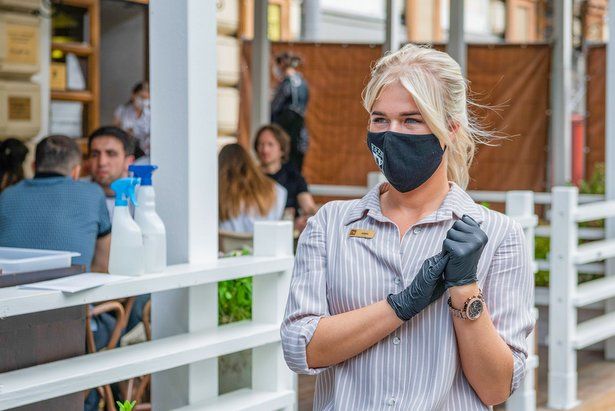 В Москве в 1,5 раза снизилось число нарушений при размещении летних кафе