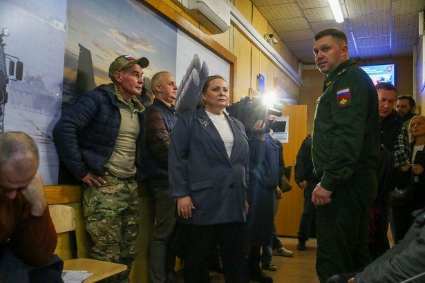 Актриса Светлана Пермякова посетила Единый пункт отбора на военную службу по контракту в Москве