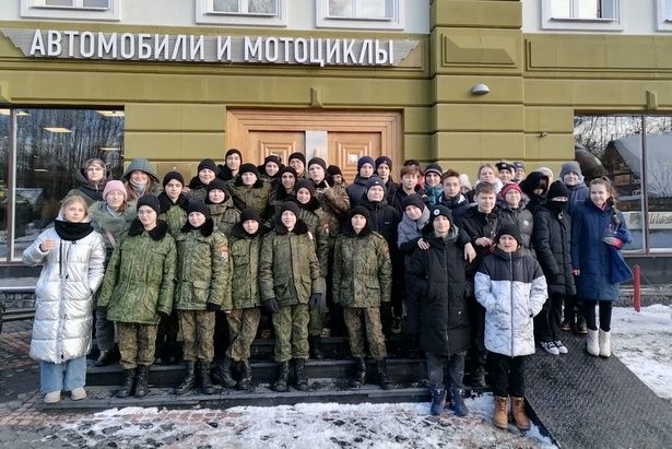 Учащиеся школы N 842 съездили в Музей техники Вадима Задорожного