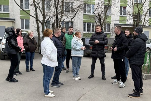 Глава управы района Матушкино 5 апреля провел обход территории во 2 микрорайоне