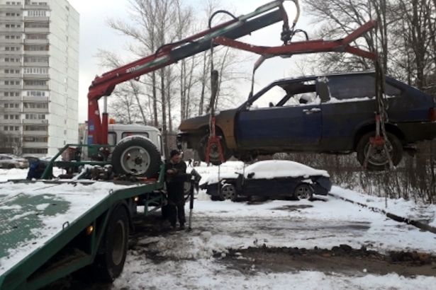 Бесхозную «Ладу» вывезли с территории района Матушкино