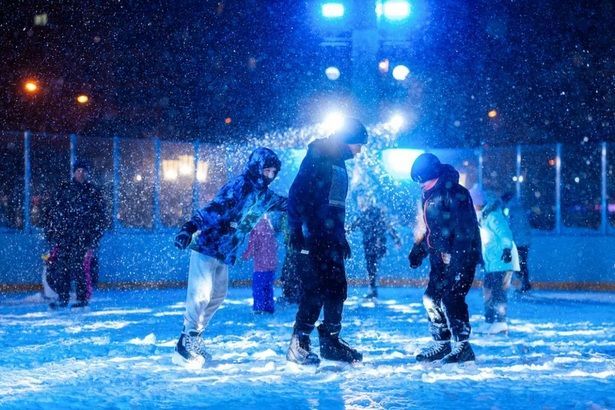 Горожане могут посетить каток на фестивальной площадке в Зеленограде