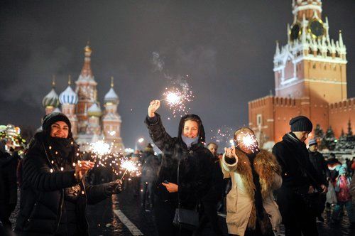 В Москве в праздничных гуляньях 1 января приняли участие 2,1 млн человек