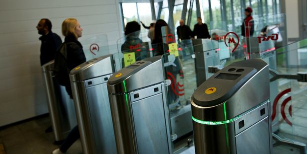 Первые реверсивные турникеты появились на станциях МЦК