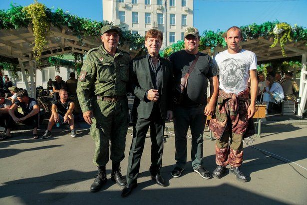 Певец Феликс Царикати встретился с контрактниками в Едином пункте отбора на военную службу в Москве