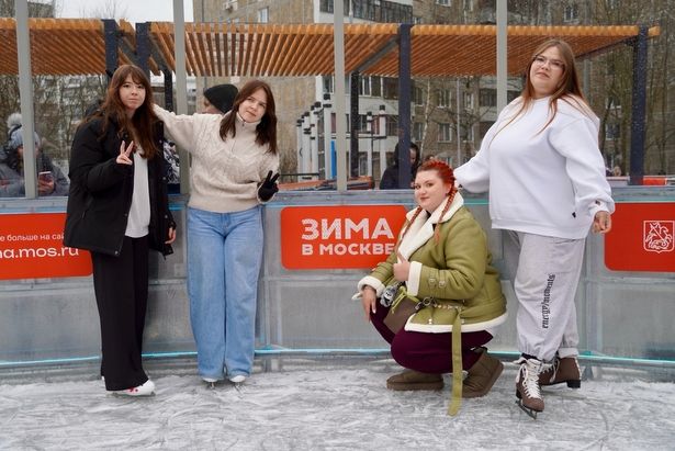 В Матушкино открылся каток у корпуса 165