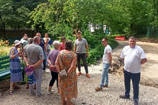 Жители Матушкино обсудили с главой управы района актуальные проблемы 4-го микрорайона