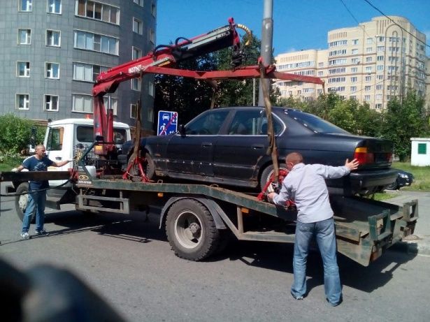 От корпуса 249 вывезен брошенный автомобиль