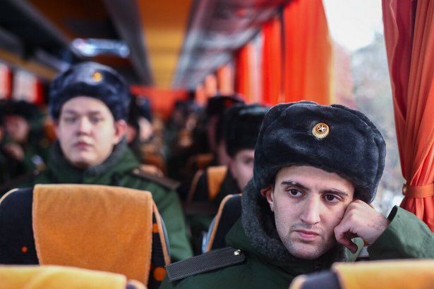 В военную прокуратуру можно направить обращение о нарушениях в период призыва