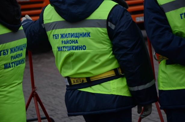 Во дворе 2-го микрорайона запланирована повторная установка украденных газонных ограждений