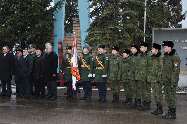 Юные кадеты школы района Матушкино познакомились с армейской жизнью