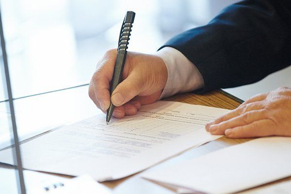 Записаться на прием к нотариусу можно на официальном сайте Мэра Москвы