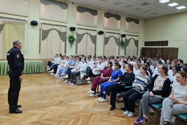 Полиция устроила профилактическую беседу со студентами