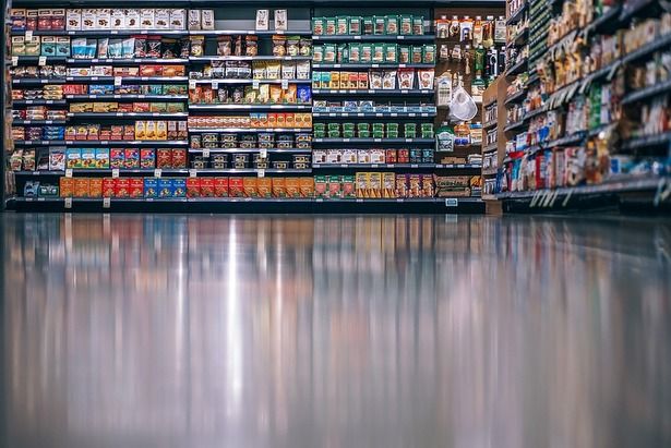 В Зеленограде ищут воров, пытавшихся вынести из магазина сумку с продуктами