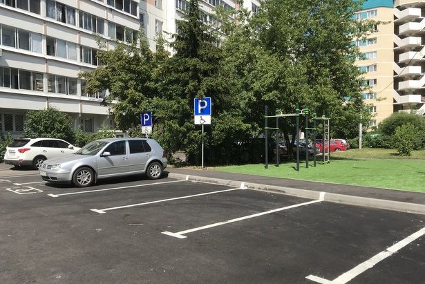 Во дворе второго микрорайона обновились асфальтовые покрытия проездов и тротуаров