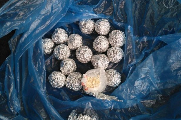 Сотрудники ОМВД по районам Матушкино и Савелки задержали наркодельца с крупной партией героина