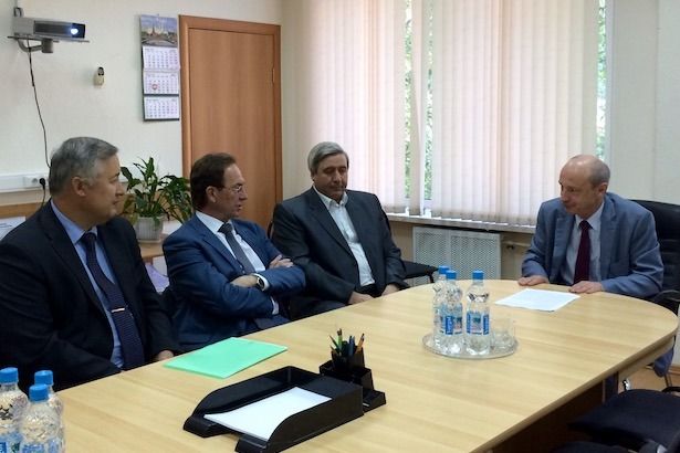 Префект ЗелАО ознакомился с работой одного из старейших предприятий округа