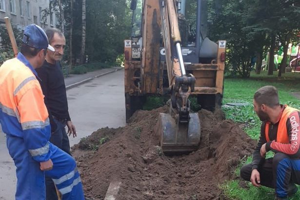 Внутридворовый проезд у корпуса 446 станет двухполосным