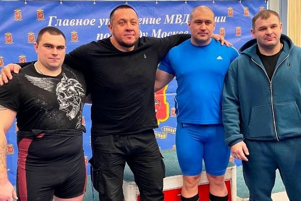 Стражи порядка стали призерами соревнований по жиму штанги