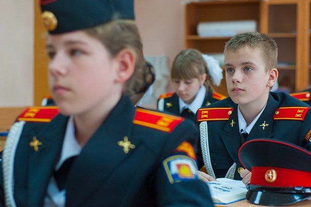 Кадеты школы №842 обучают новую смену