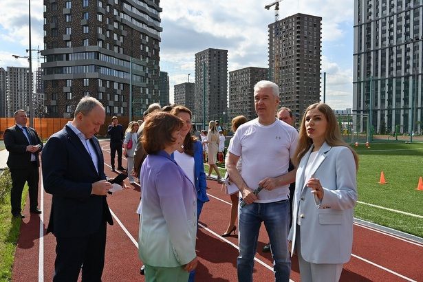 Собянин: С начала года в Москве построили более 90 социальных объектов