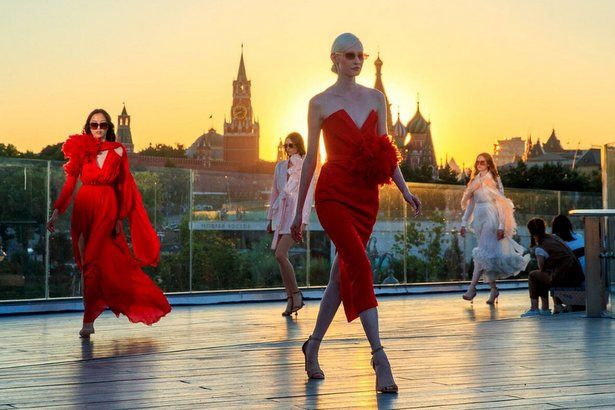 Собянин: Московская неделя моды поддержала индустрию, в которой работает 40 тыс москвичей