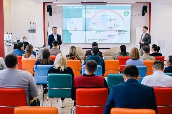 Вебинары о медиа и курс для бухгалтеров: новости центра для НКО