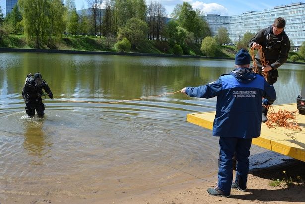 В Зеленограде водолазы повторно обследовали водоемы