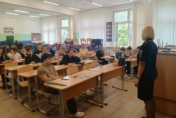 Студенты Политехнического колледжа N 50 послушали лекцию о вреде наркотических средств