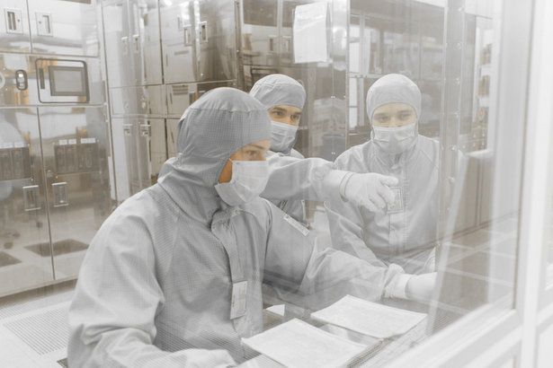 Завод  "Микрон" предоставляет систему наставничества для молодых специалистов