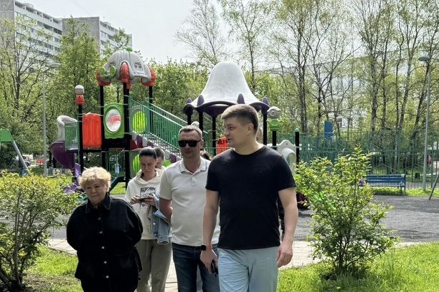 Глава управы района Матушкино Антон Гущин 17 мая провел обход 1 микрорайона