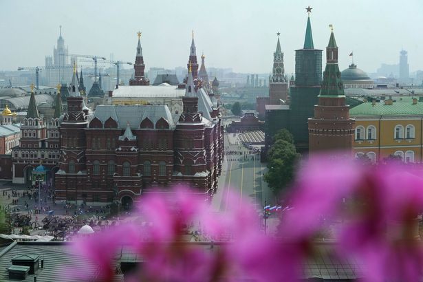 Собянин осмотрел ход работ по благоустройству улиц Кремлевского кольца