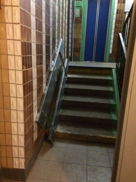 В 19-ти жилых домах Матушкино появились пандусы для маломобильных жителей