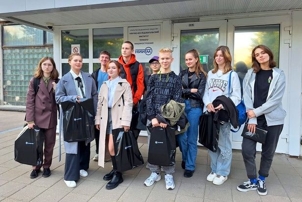Учащиеся школы N 1353 побывали на экскурсии в НТЦ «ЭЛИНС»