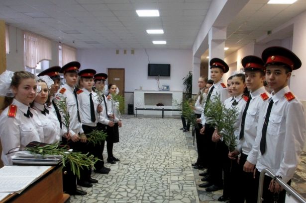В школе Матушкино прошел праздничный вечер для педагогов и учеников