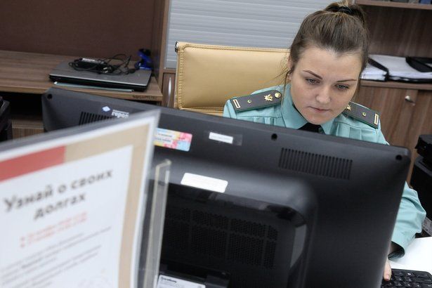 Судебные приставы продолжают работу с зеленоградскими должниками