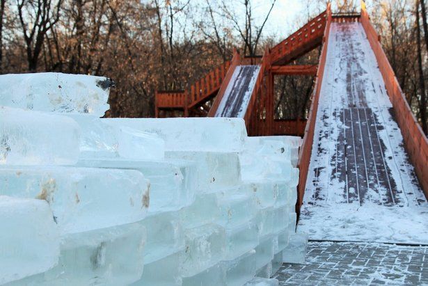 В Матушкино появилась ледяная горка для катания на санках