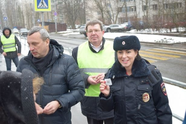 Инспекторы  ДПС провели в Матушкино акцию по безопасности дорожного движения
