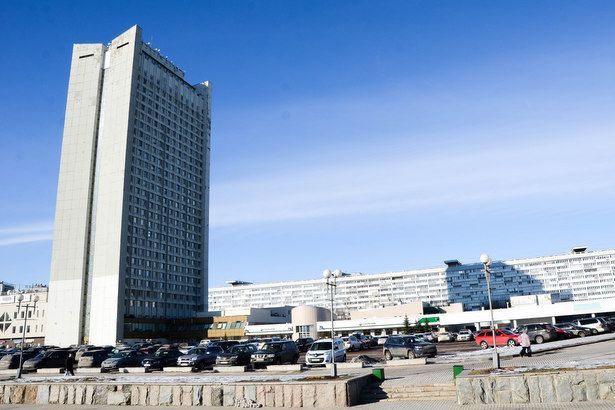 Зеленоградцев просят убрать личный транспорт с парковки на Центральной площади