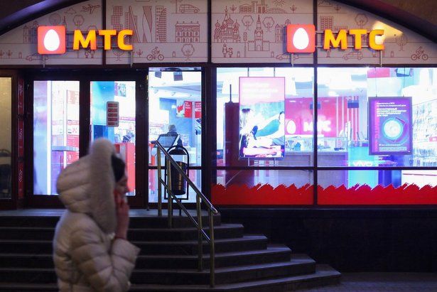 Собянин: В Москве продолжат работу салоны связи