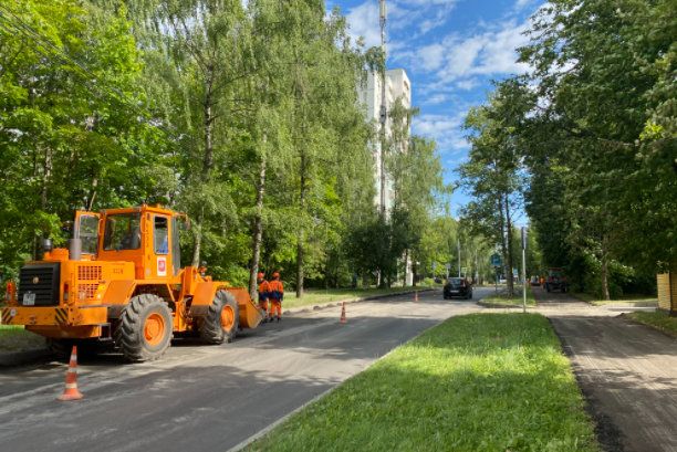 На Березовой аллее выполняется ремонт дорожного покрытия