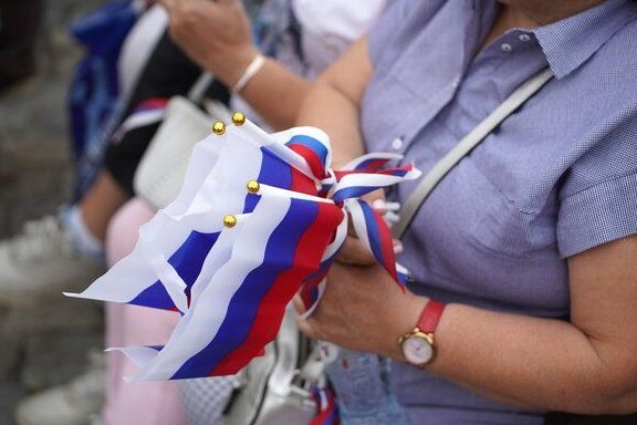 На Манежной площади собираются люди под лозунгом «Своих не бросаем!»