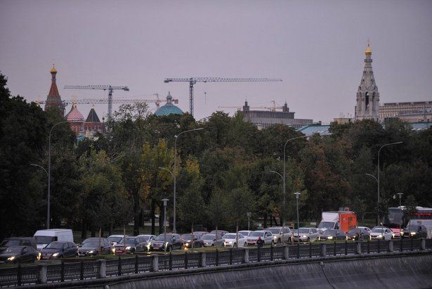 Депутат МГД Семенников: Управляющие потоками транспорта сервисы Москвы применят в Санкт-Петербурге