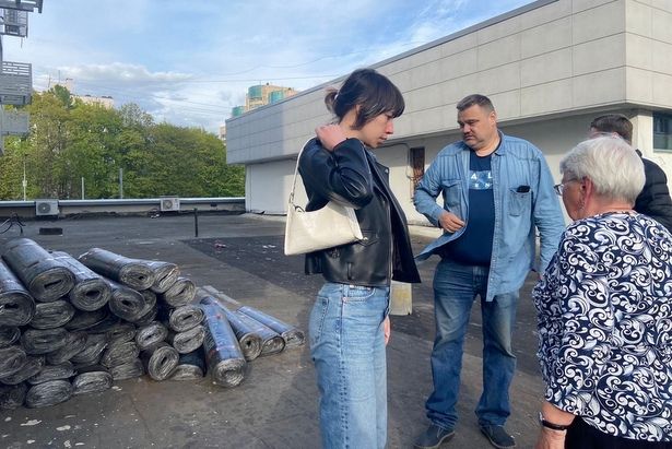 В двух жилых домах района Матушкино началась замена кровли