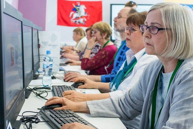 Школа №842 проводит занятия по компьютерной грамотности