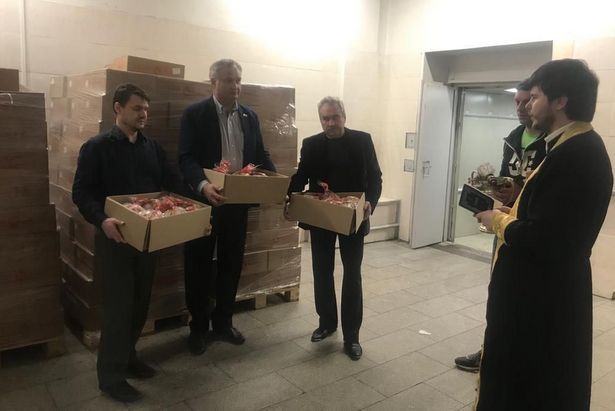 Зеленоградцы получили пасхальные дары от предпринимателей города