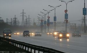 ГИБДД призывает водителей и пешеходов соблюдать осторожность в межсезонье